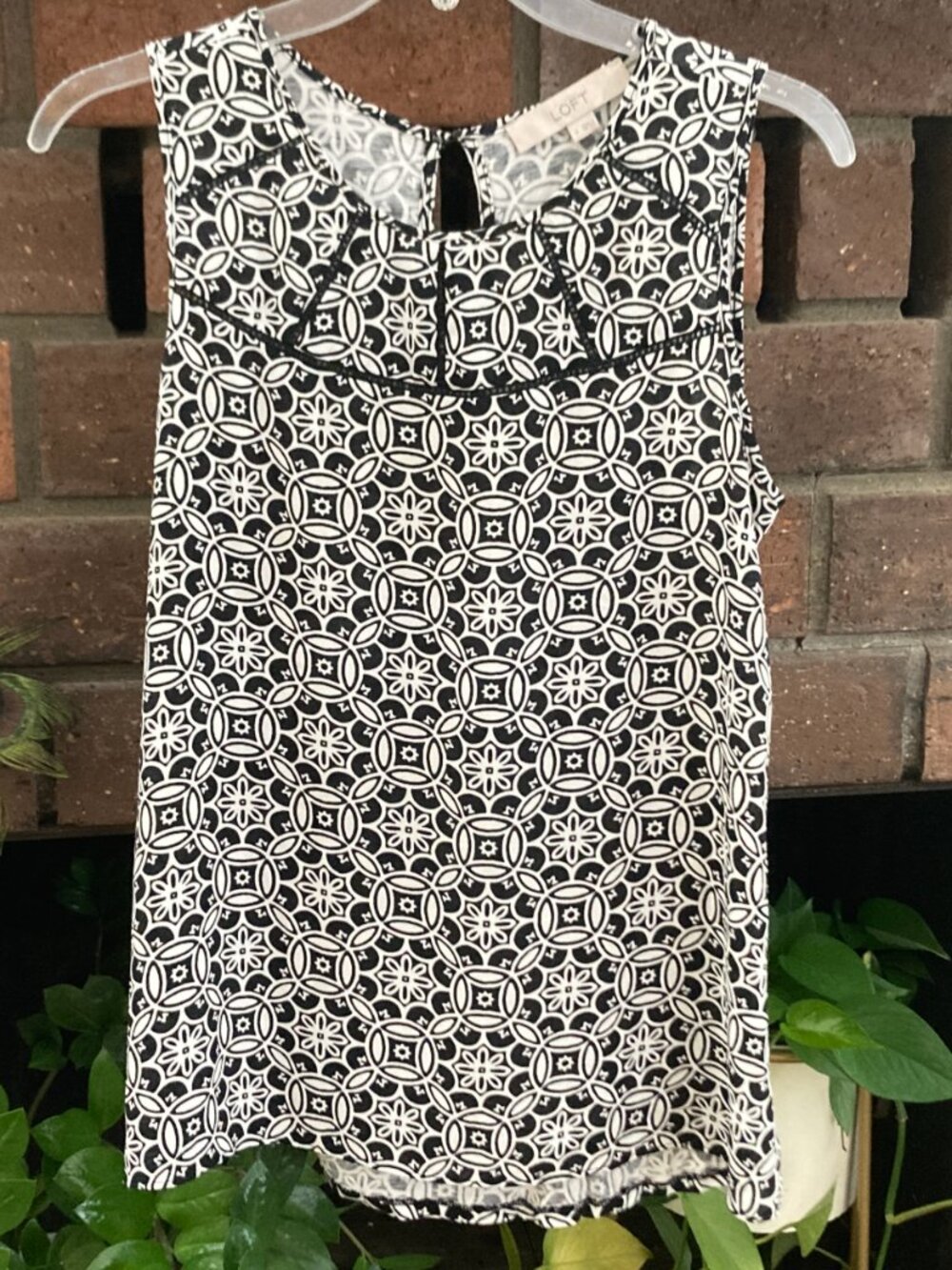 Loft Tank Blouse / Size SMALL / Black and White / Geometric Print